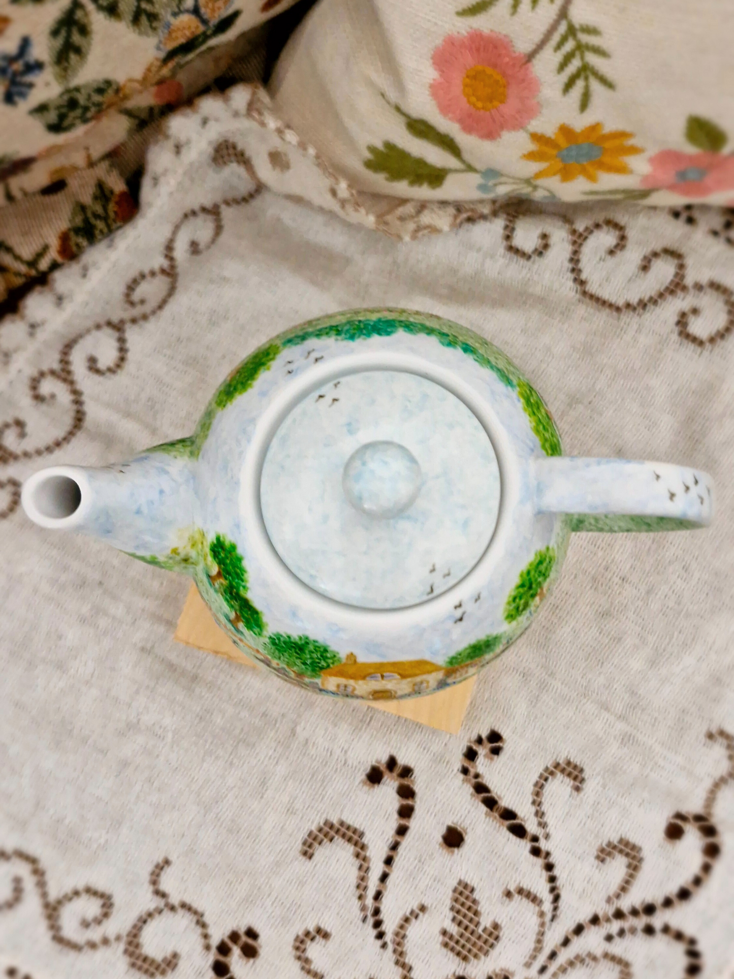LONELY TEA POT ~ Cottage Dream ~