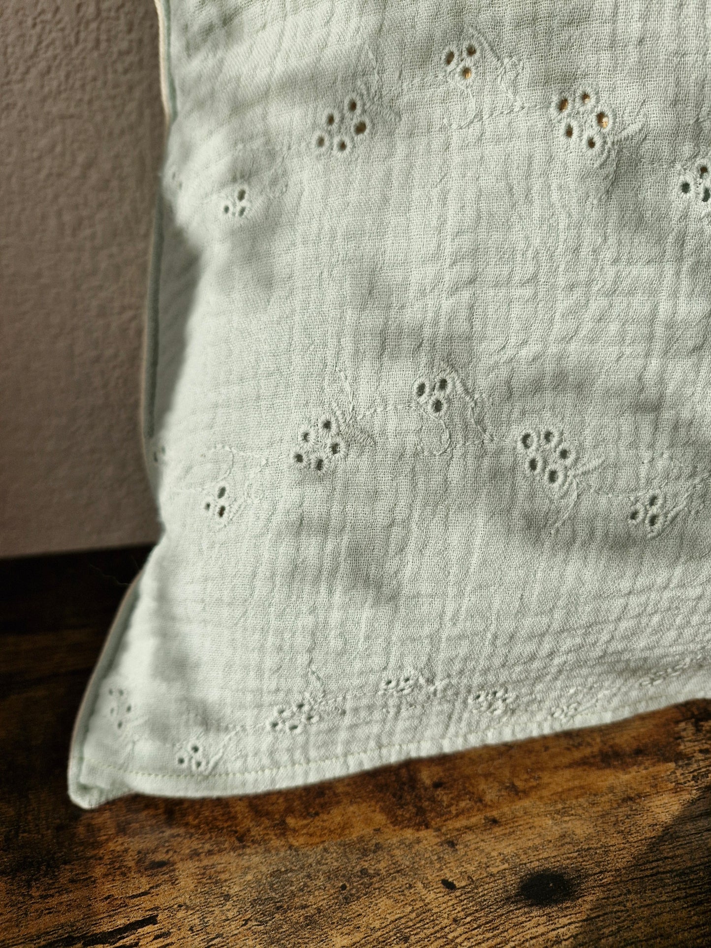 Housse de Coussin "Lièvre Joyeux" vichy vert