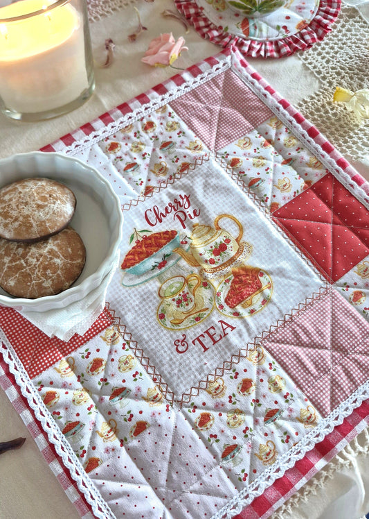 Set de Table Carré "Patchwork Cherry Pie & Tea"